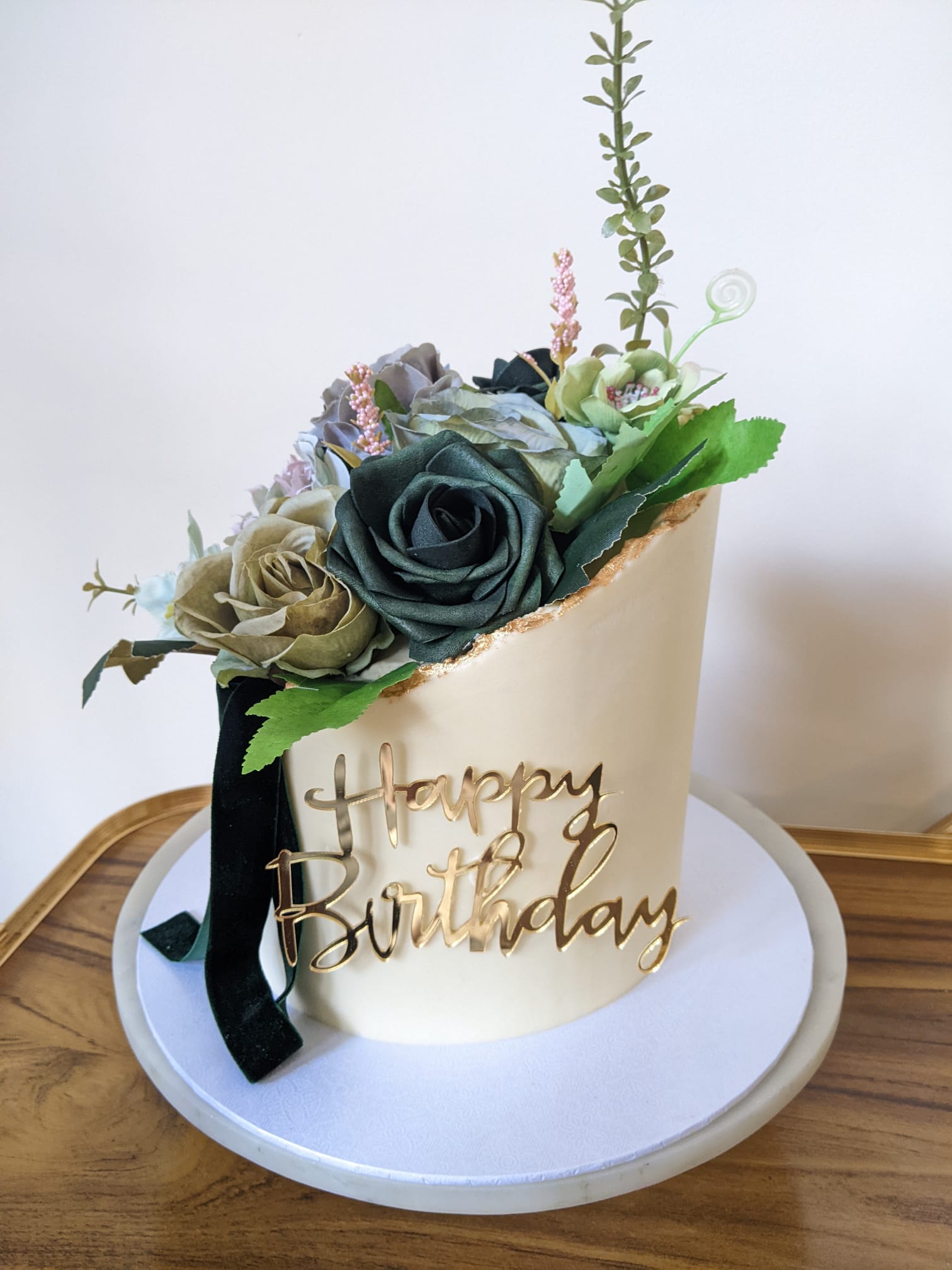 Botanical Gold & Emerald Cake